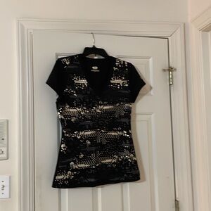 Brand new woman Fila sport top in size medium